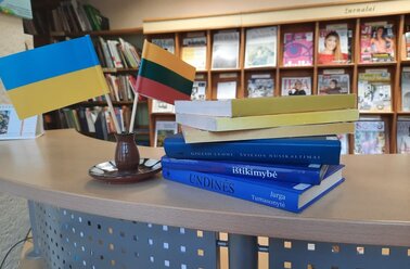 Bibliotekos prašo dovanoti knygas ukrainiečių kalba, o ukrainiečius kviečia nemokamai naudotis...
